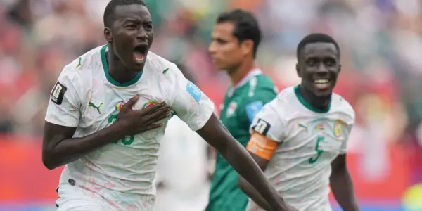 Senegal 5-0 Iraq: Substitute Pape Gueye scores twice as Senegal boost World Cup knockout stage hopes