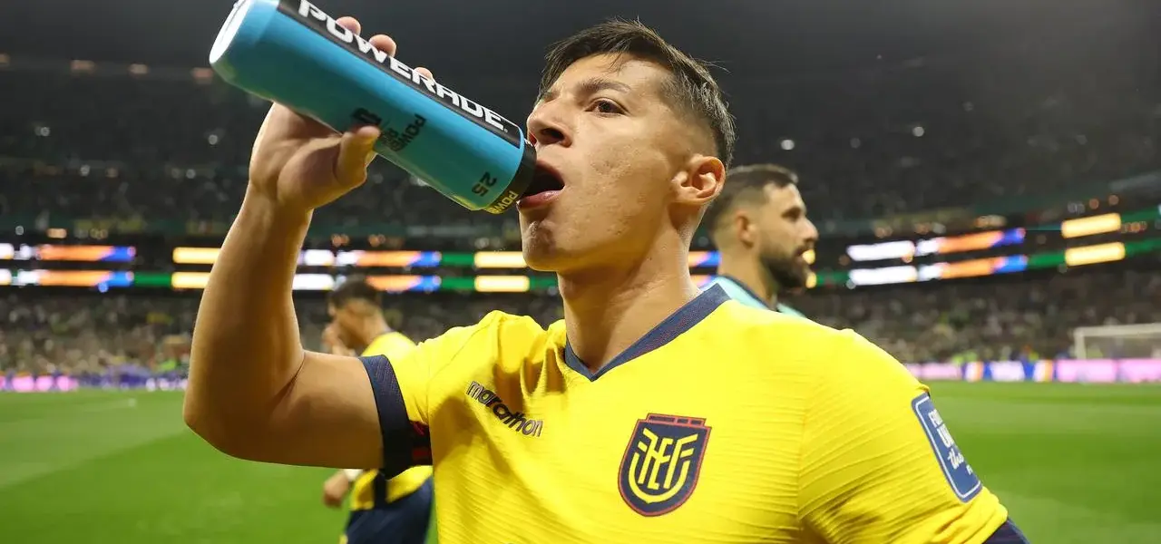 Mexico 2-0 Ecuador: Co-hosts reach last 16 with impressive win at Azteca Stadium